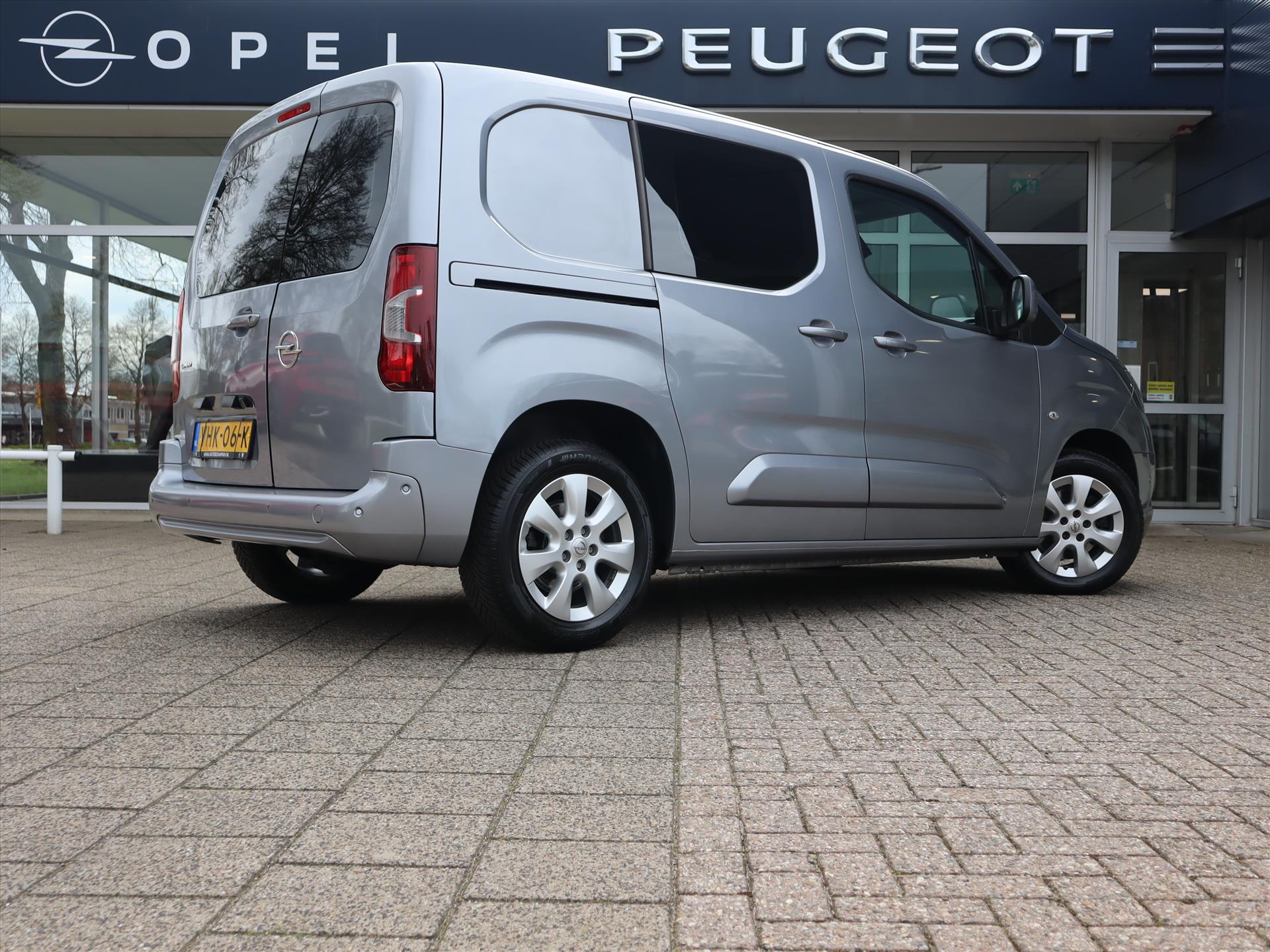 Opel Combo Cargo GB L1H1 BlueHDi 131pk S/S AT8 Automaat, Rijklaarprijs, Navigatie Camera Dodehoekbewaking LED DAB - Afbeelding 4