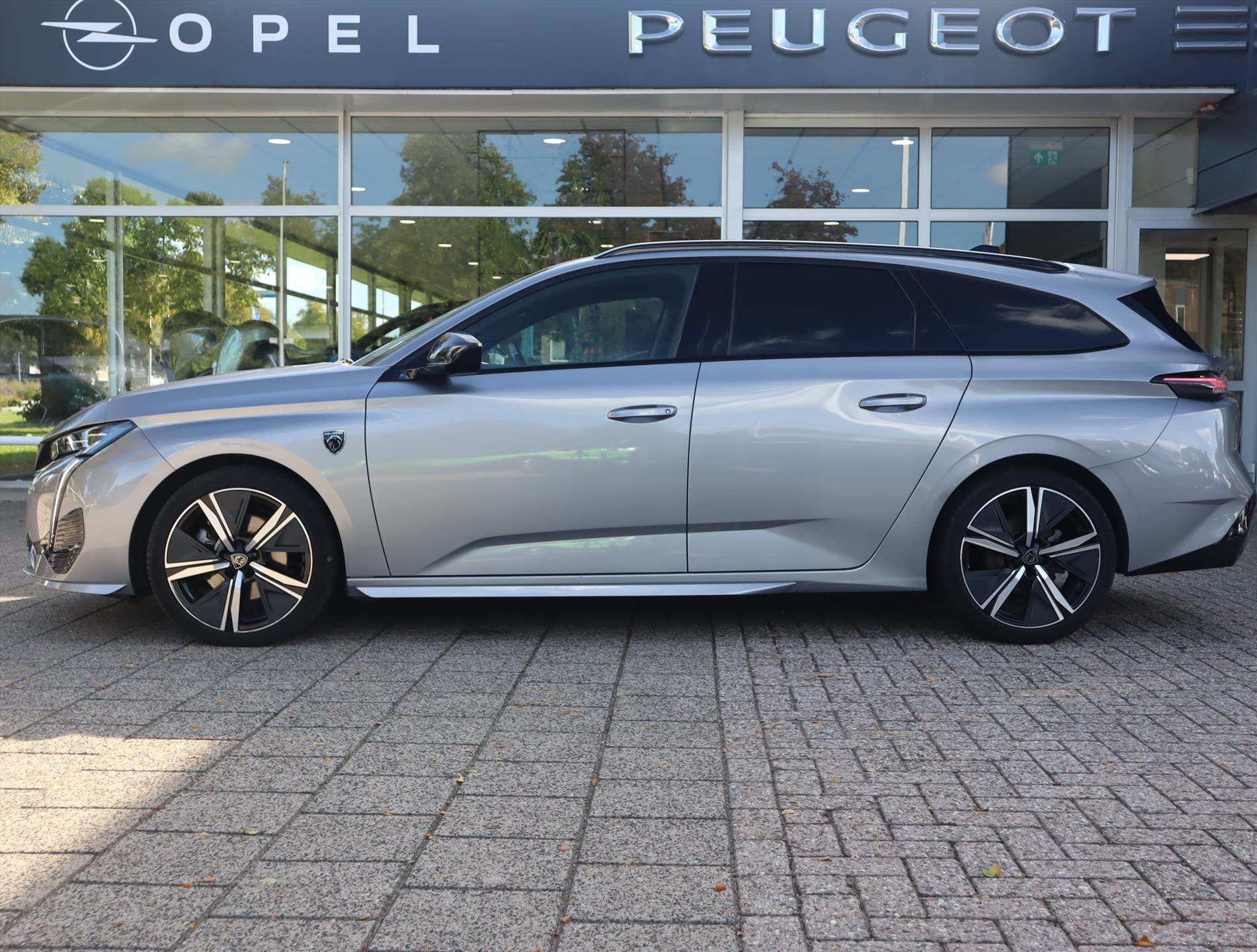 Peugeot 308 Sw GT PureTech 130PK EAT8 Automaat GT, Rijklaarprijs, Adaptieve Cruise Control Camera Keyless Entry & Start Navigatie - Afbeelding 2