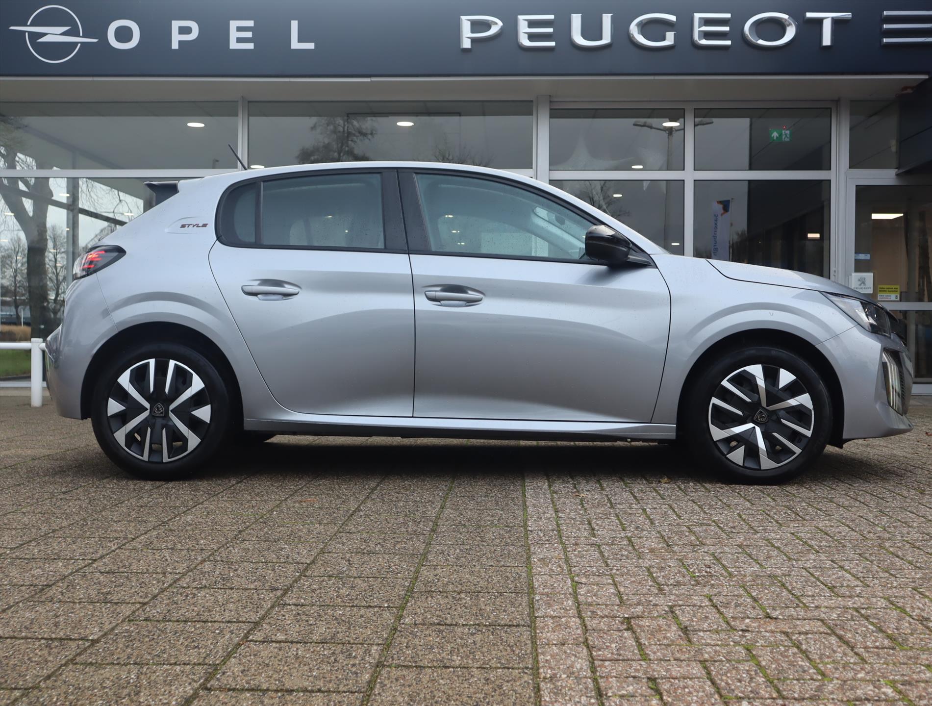 Peugeot 208 Style Hybrid 110 e-DCS6 Automaat, Rijklaarprijs, Apple Carplay/Android Auto DAB+ Radio Sensoren Cruise control - Afbeelding 4