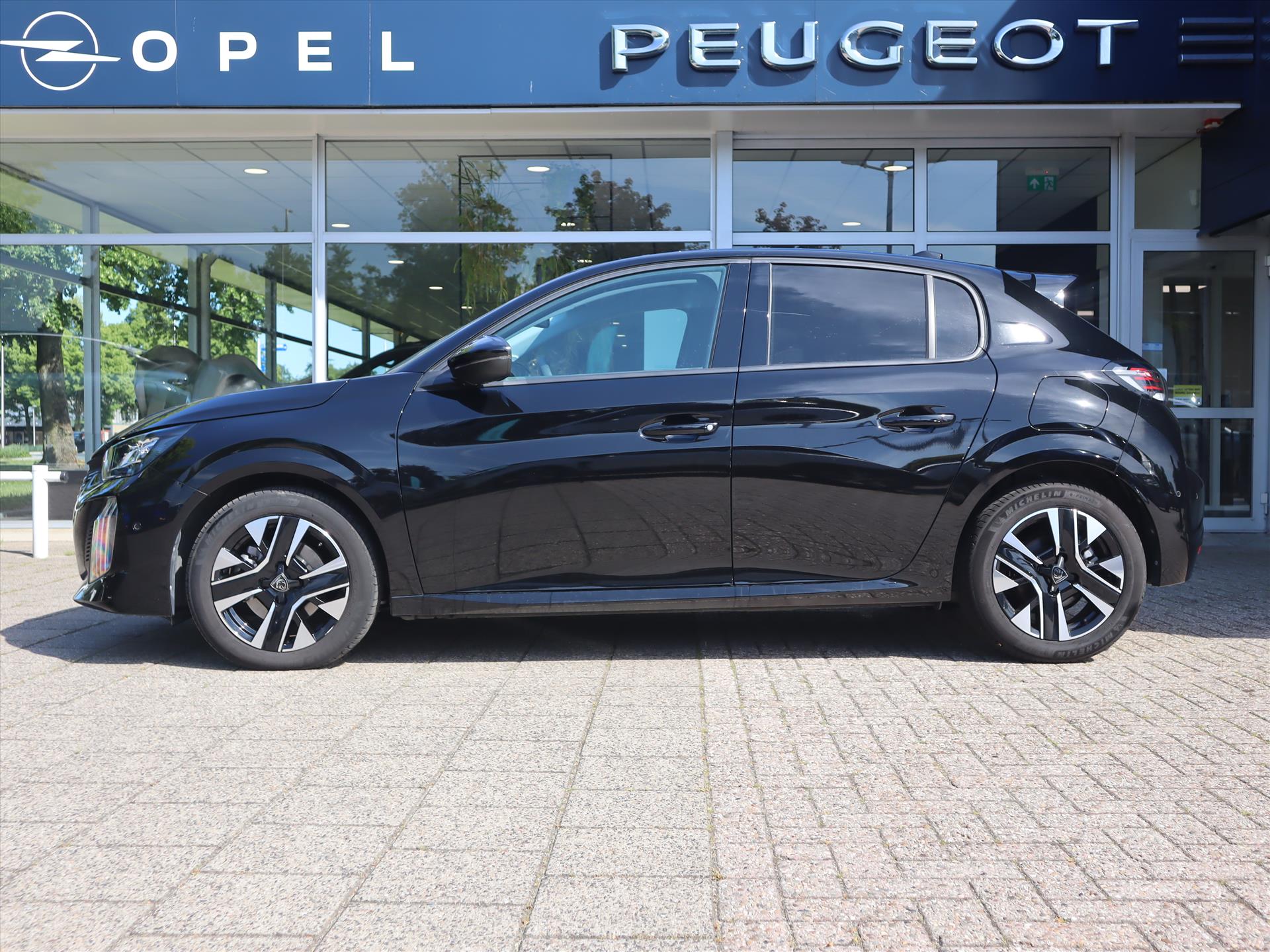 Peugeot 208 Allure Hybrid 110pk e-DCS6 Automaat, Rijklaarprijs, Navigatie Adaptieve cruise control Camera - Afbeelding 2