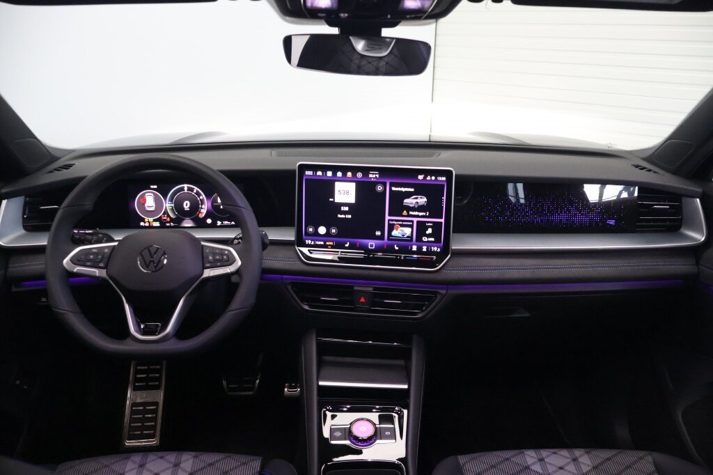 Volkswagen Tayron 1.5 eHybrid R-line DSG | Panoramadak | Trekhaak | Matrix - Afbeelding 2
