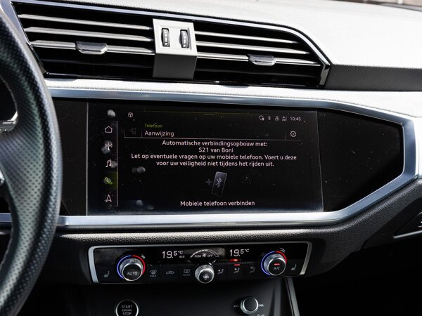 Apple Carplay/Android Auto Apple Carplay/Android Auto
