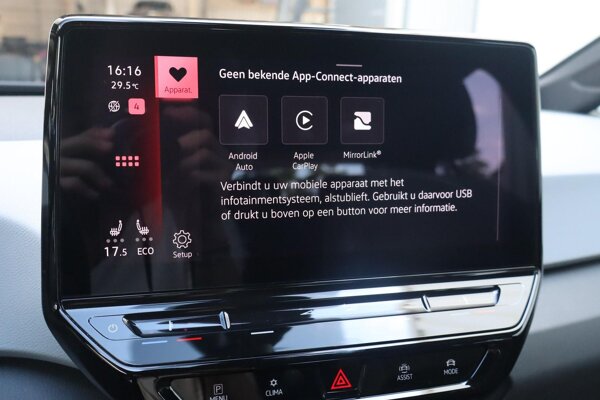 Apple Carplay/Android Auto Apple Carplay/Android Auto