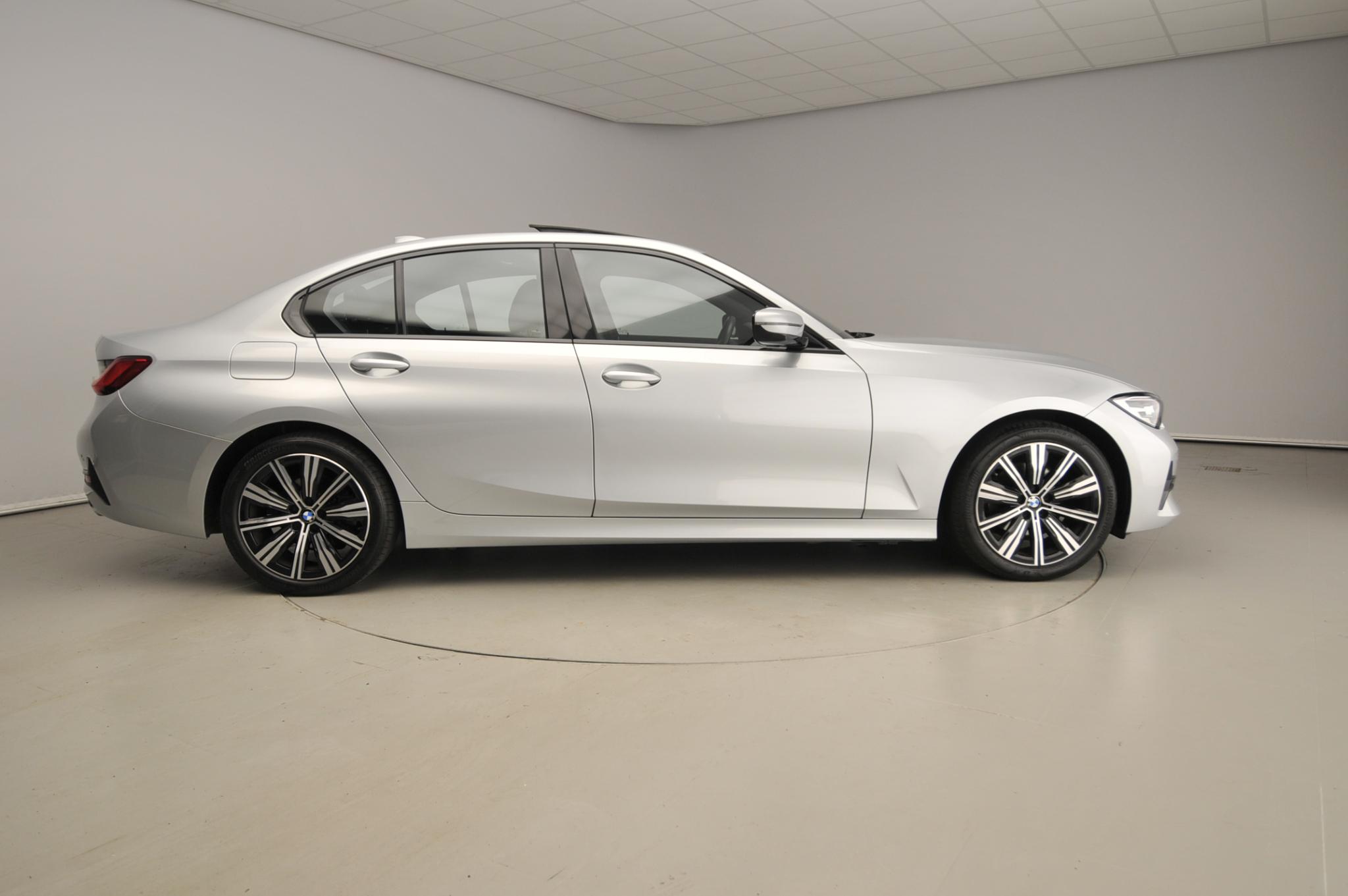 BMW 3-serie Sedan 320i - Afbeelding 4