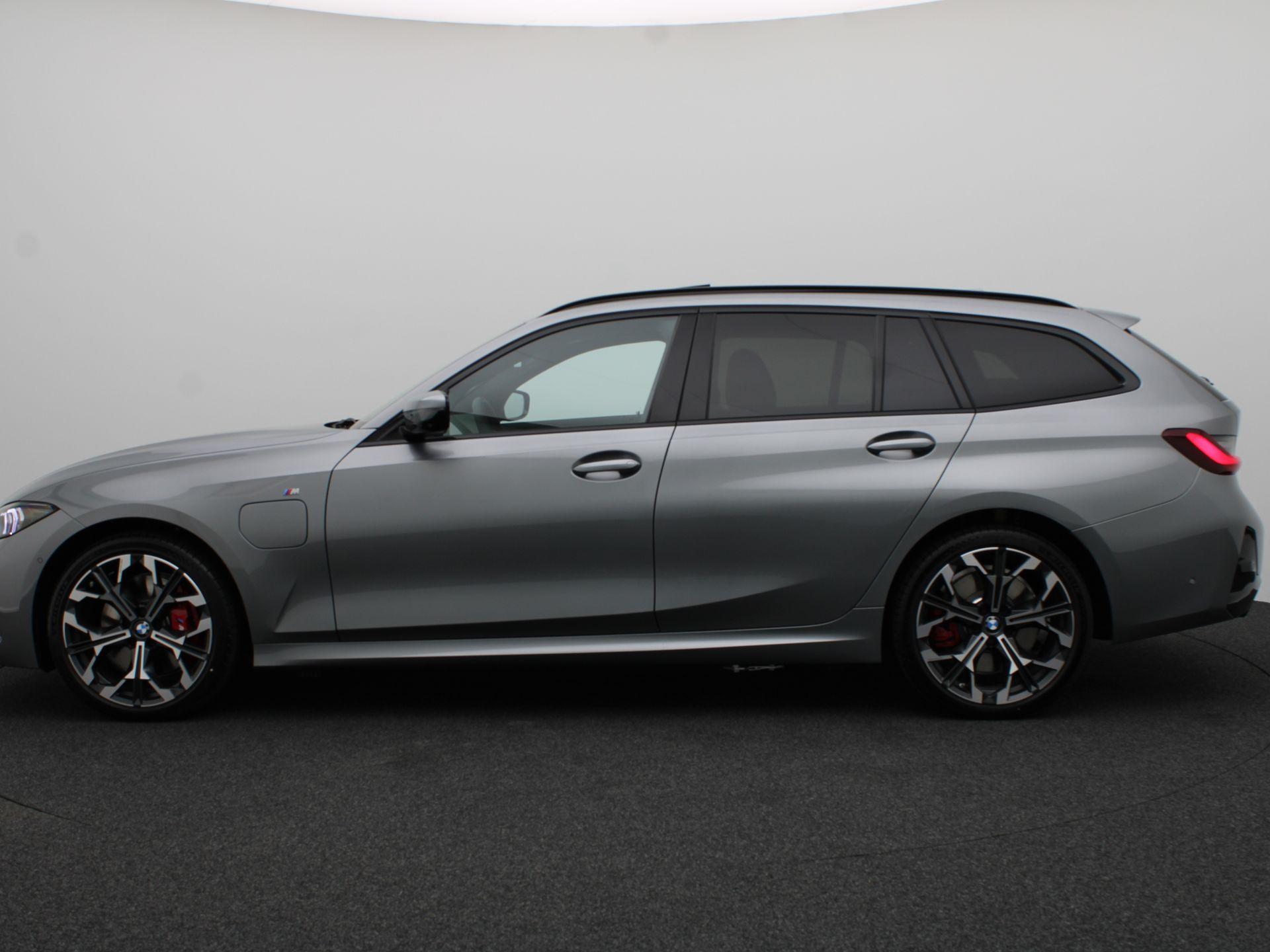 BMW 3 Serie Touring 330e - Afbeelding 4