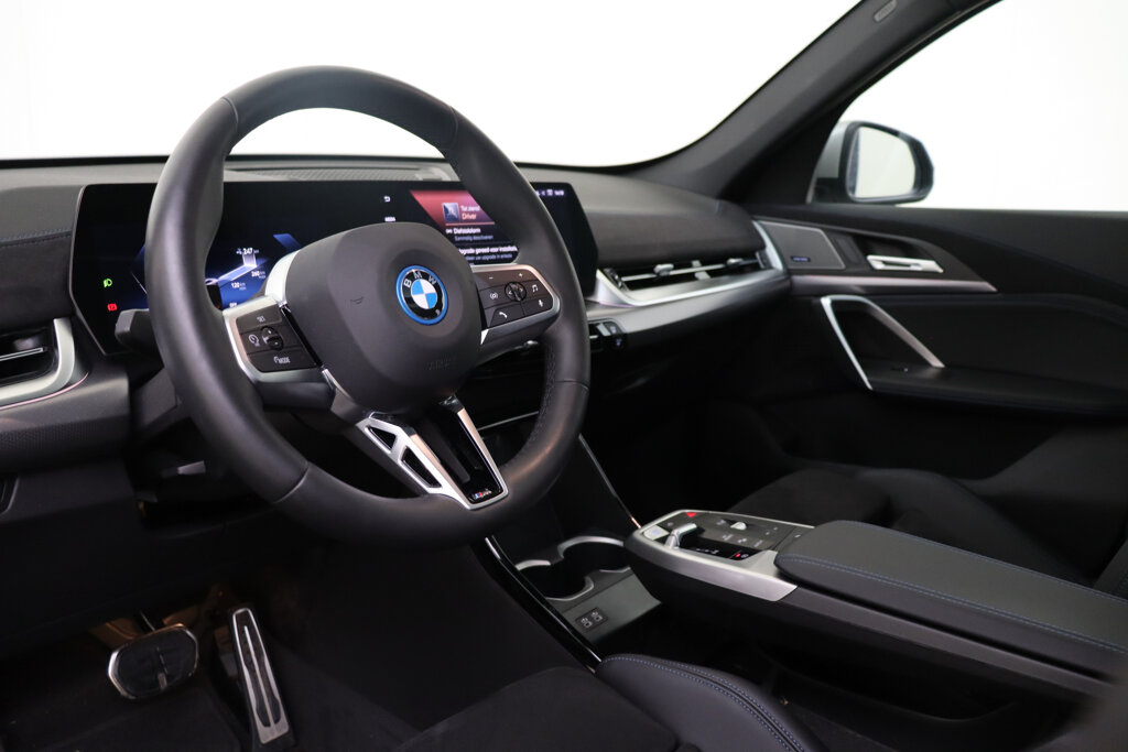 BMW iX1 3