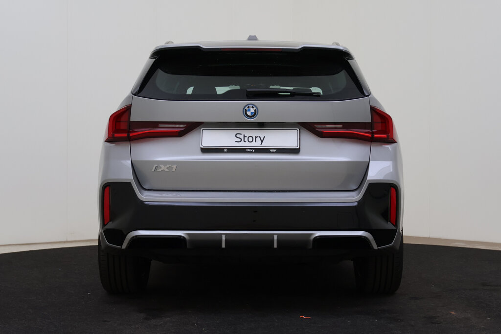BMW iX1 5