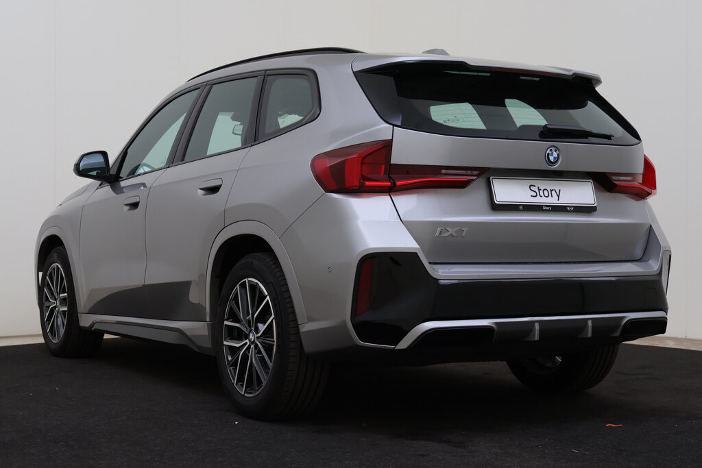 BMW iX1 15