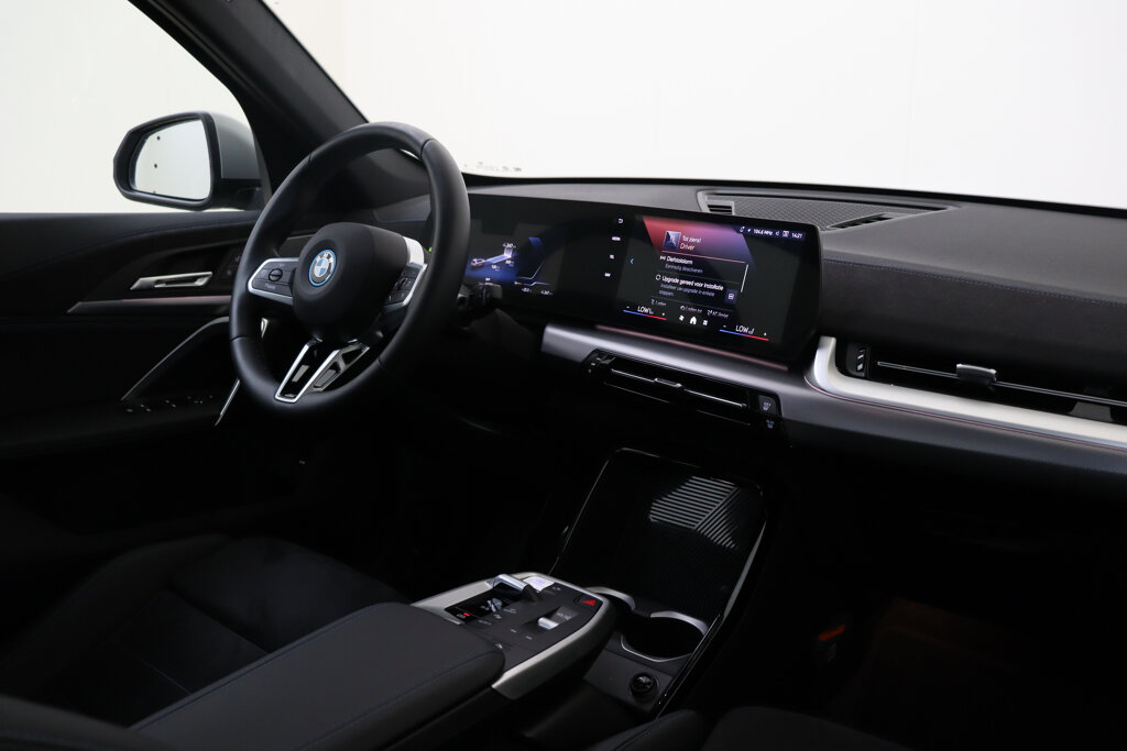 BMW iX1 16