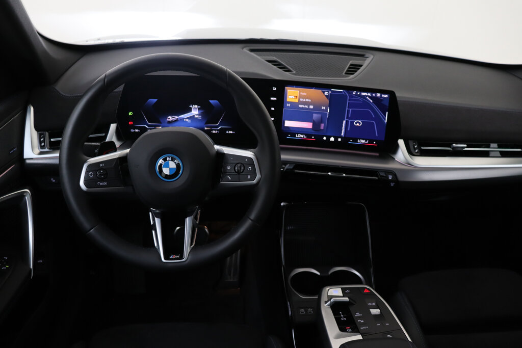BMW iX1 24