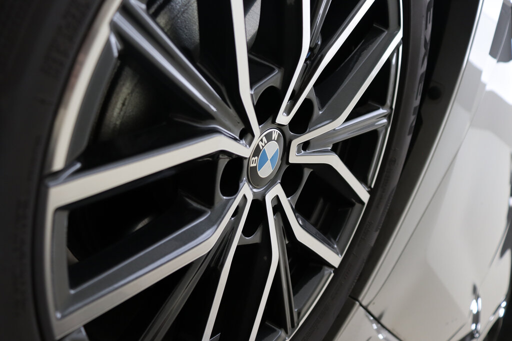 BMW iX1 51