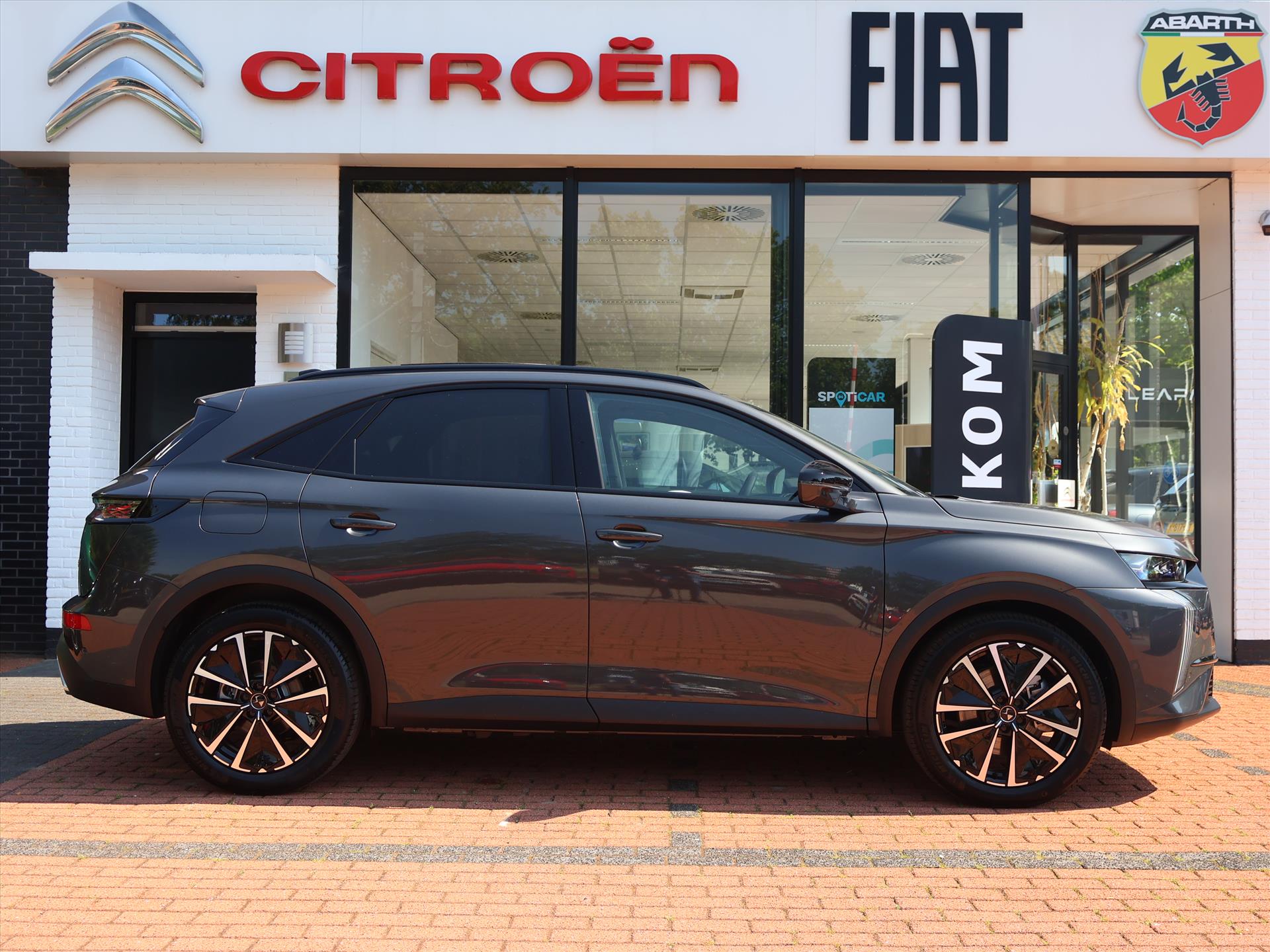 DS DS 7 E-Tense 300PK 4x4 eEAT8 Automaat Pallas, Rijklaarprijs | Panoramadak | 360 Camera | Stoelverwarming - Afbeelding 3