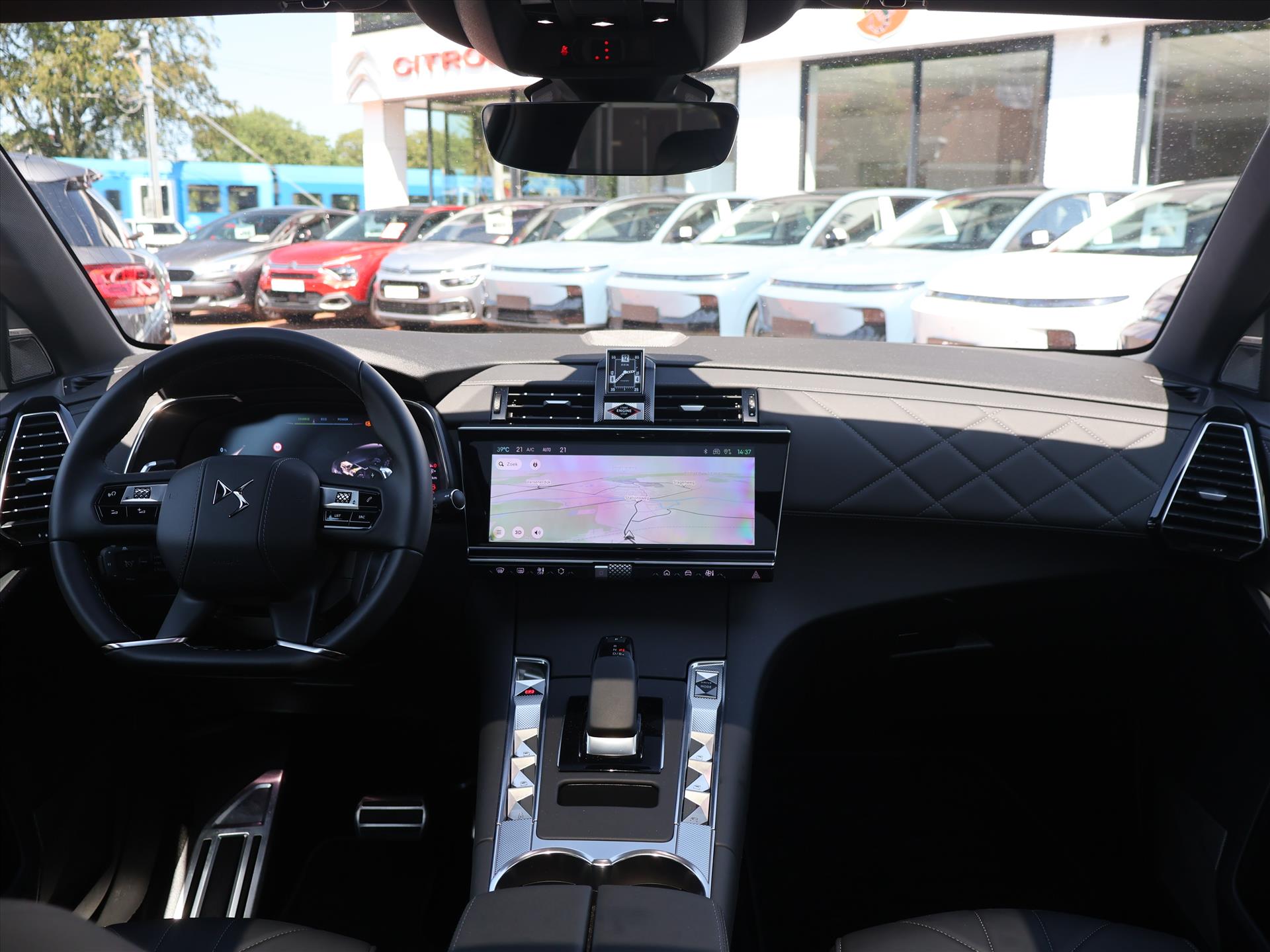 DS DS 7 E-Tense 300PK 4x4 eEAT8 Automaat Pallas, Rijklaarprijs | Panoramadak | 360 Camera | Stoelverwarming - Afbeelding 5