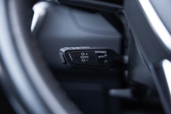 cruise control adaptief met Stop&Go cruise control adaptief met Stop&Go