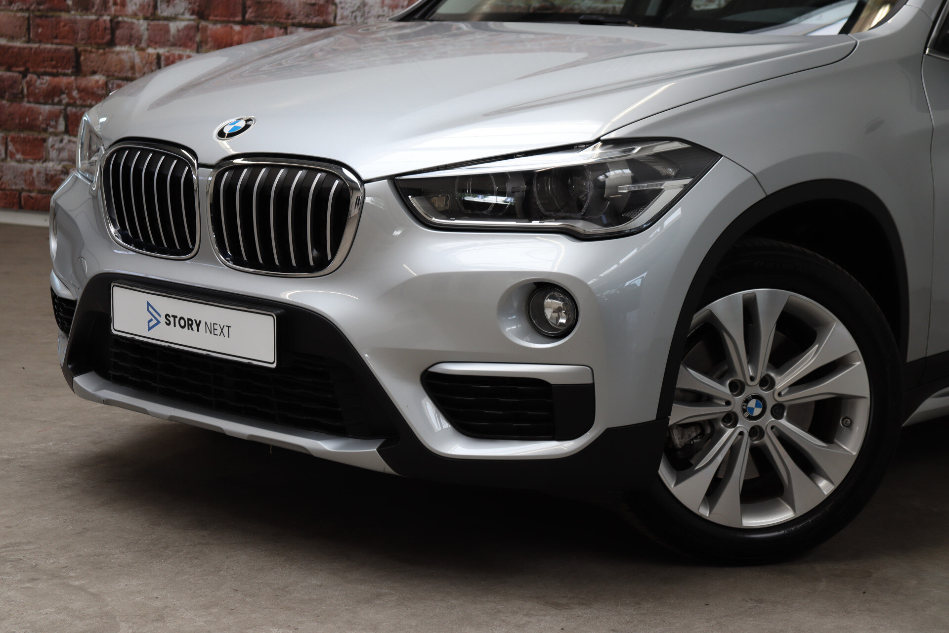 BMW X1 sDrive20i Executive xLine Automaat - Afbeelding 2
