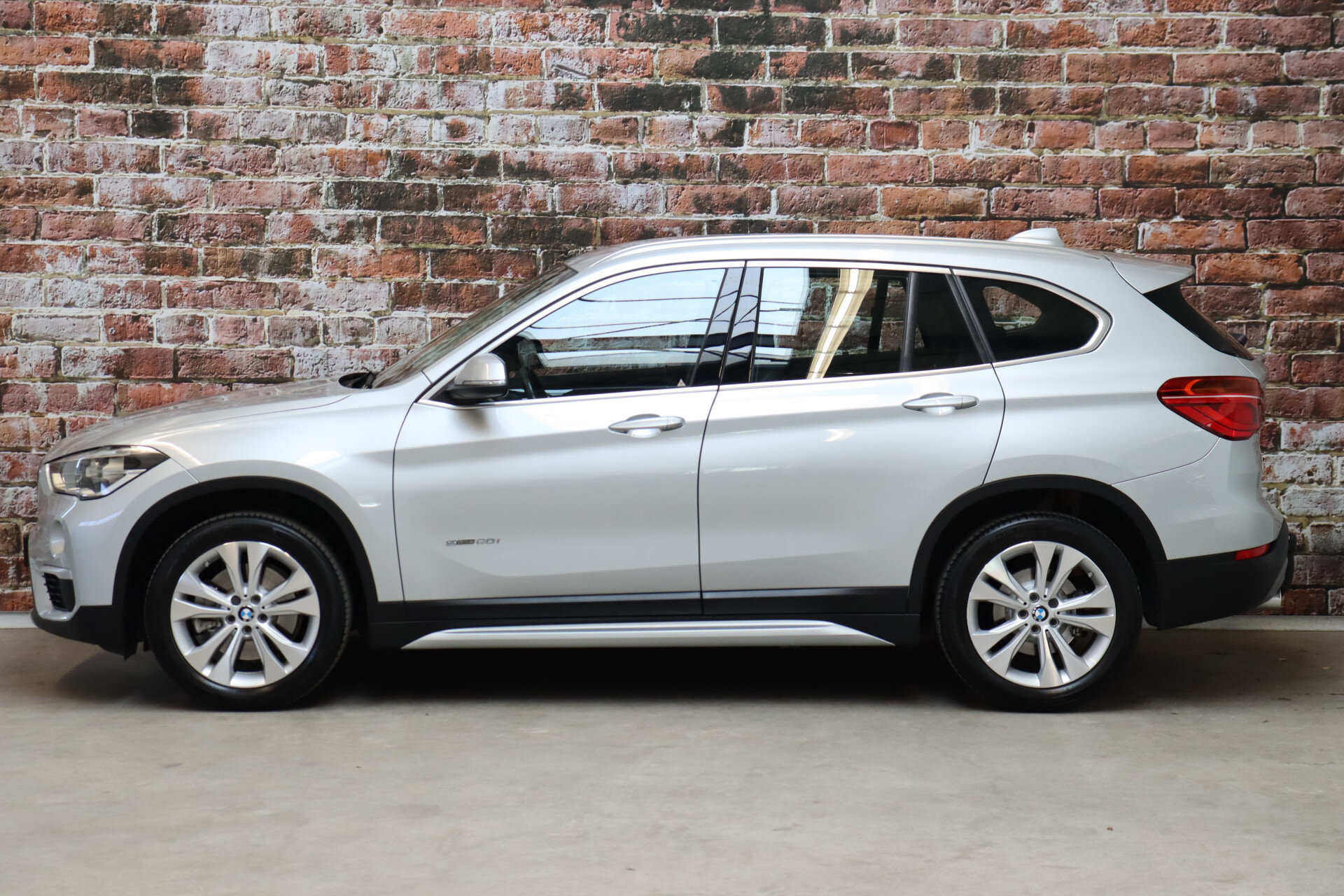 BMW X1 sDrive20i Executive xLine Automaat - Afbeelding 3