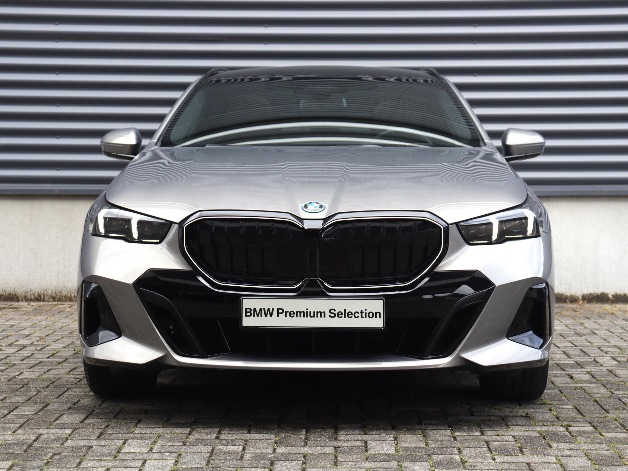 BMW 5-serie Touring 550e xDrive - Afbeelding 2