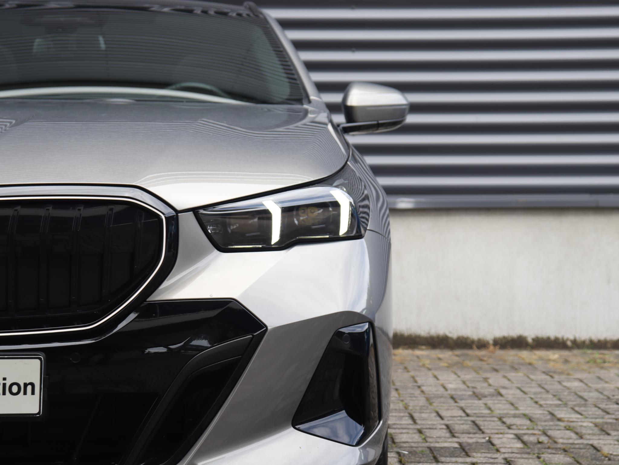 BMW 5-serie Touring 550e xDrive - Afbeelding 3