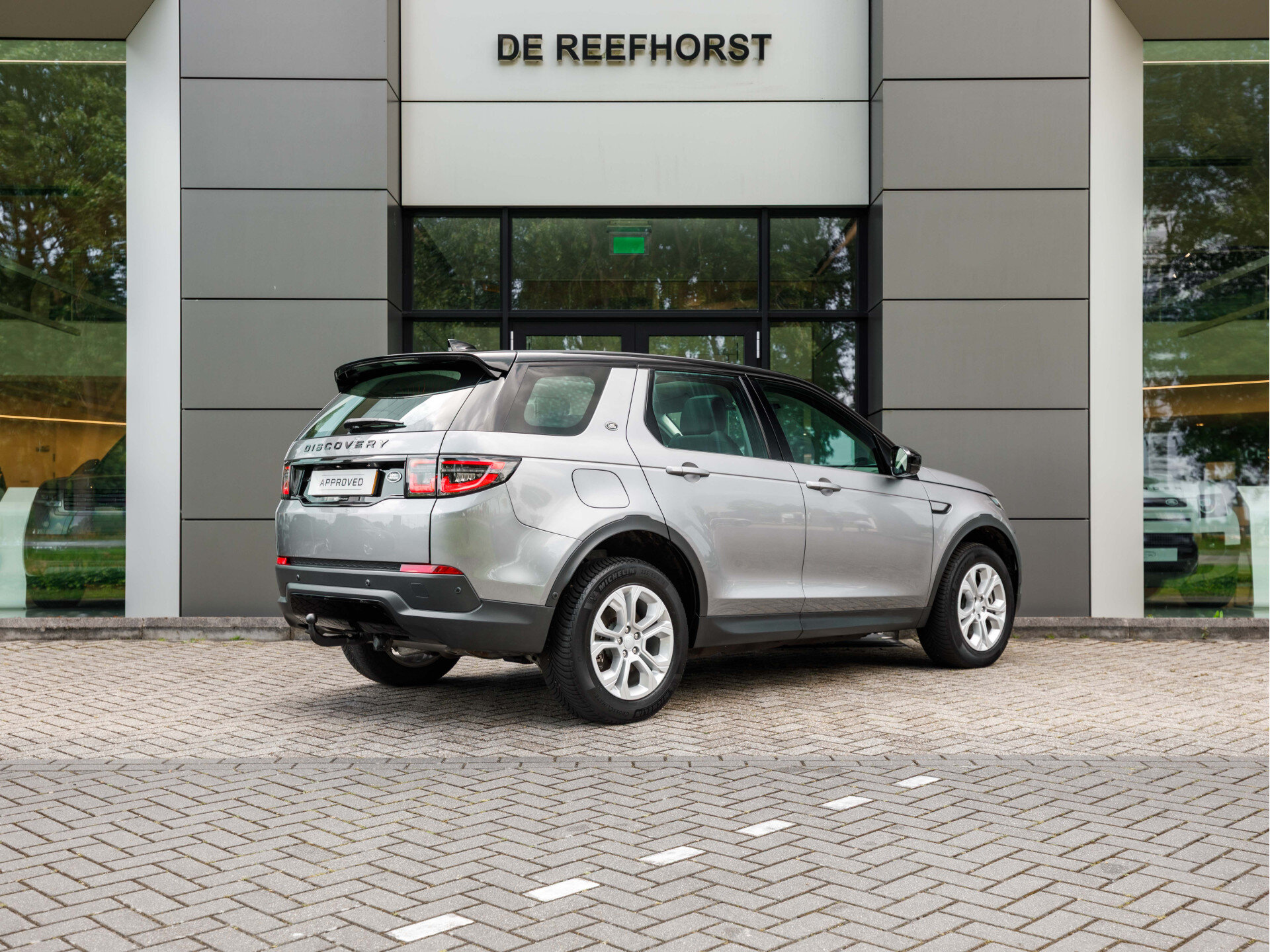 Land Rover Discovery Sport P300e SE - Afbeelding 2