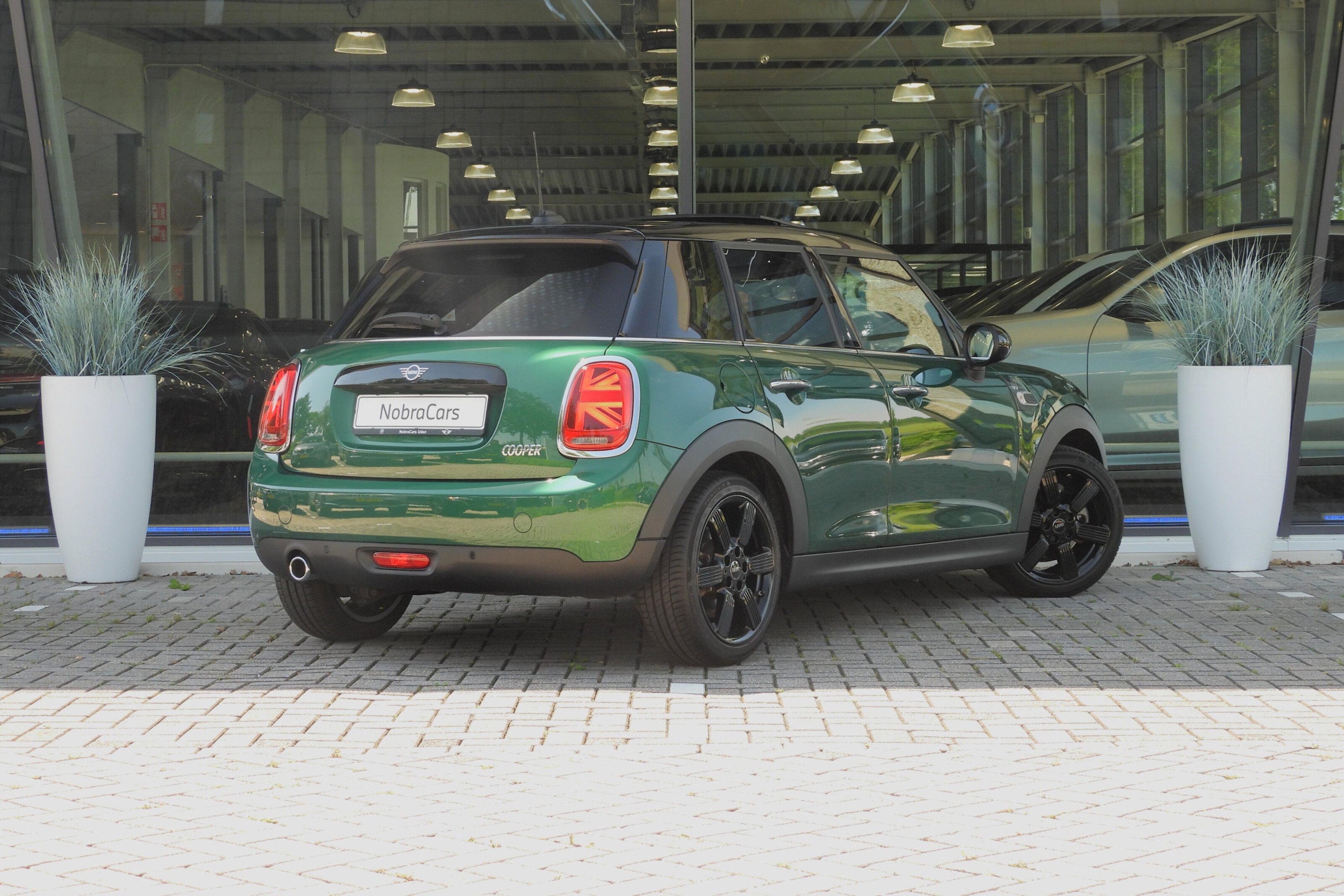 MINI Cooper Hatchback Automaat