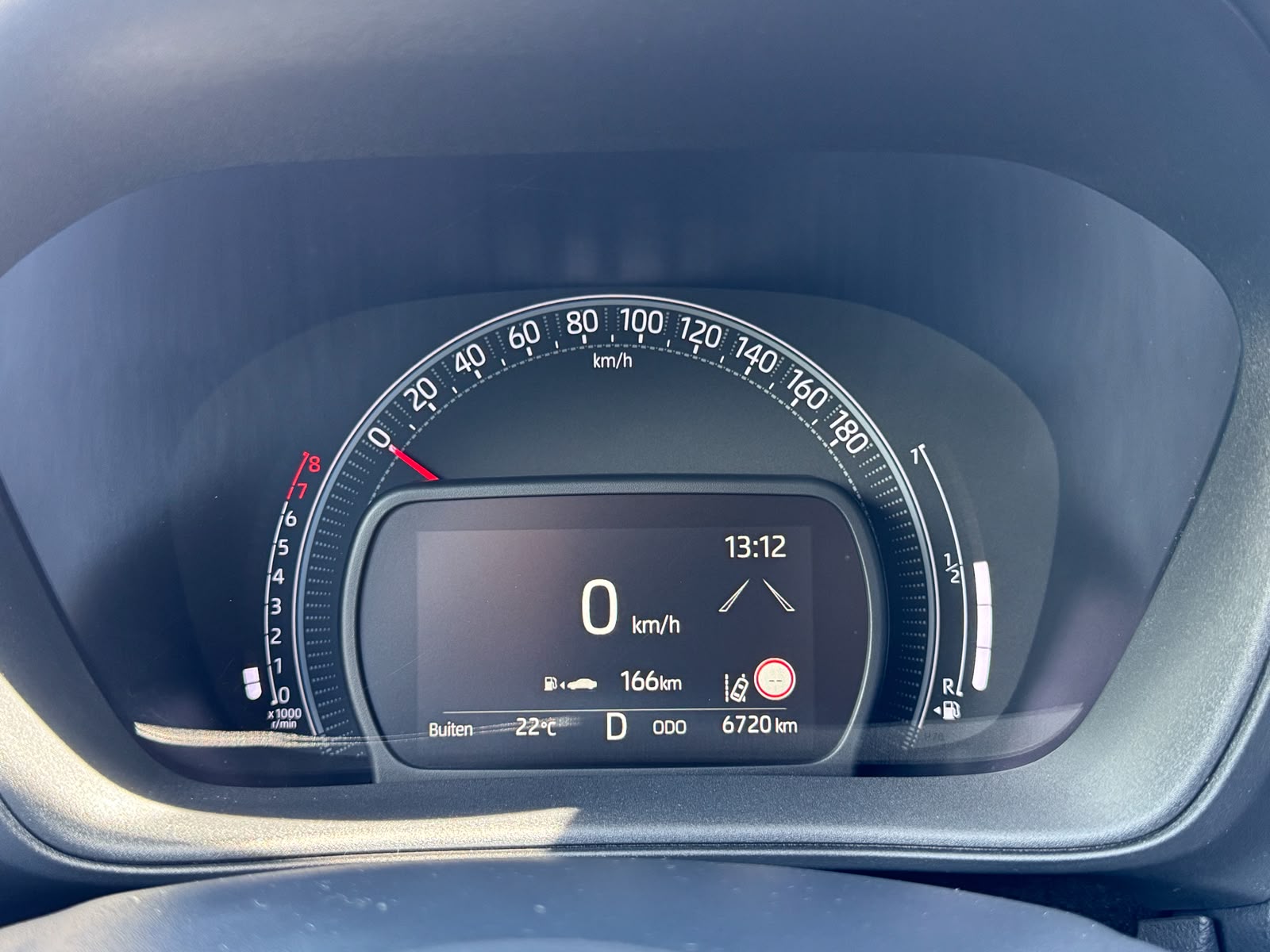 Toyota Aygo X 1.0 VVT-i S-CVT Undercover Jun Takahashi Limited Automaat 72pk - Afbeelding 3