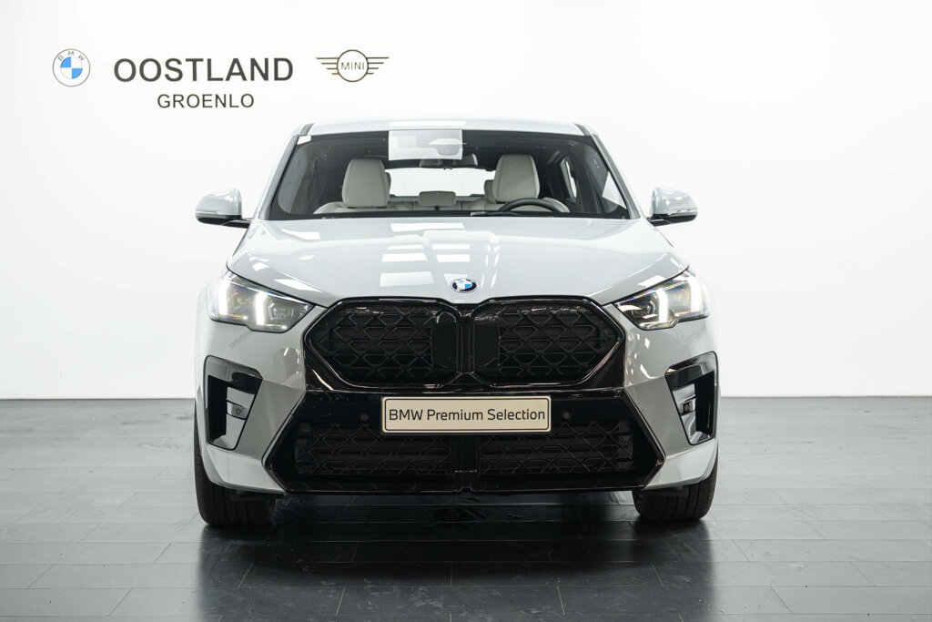 BMW X2 8