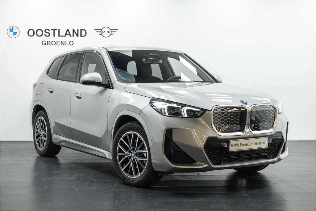 BMW iX1 2