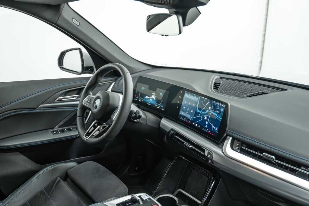 BMW iX1 7