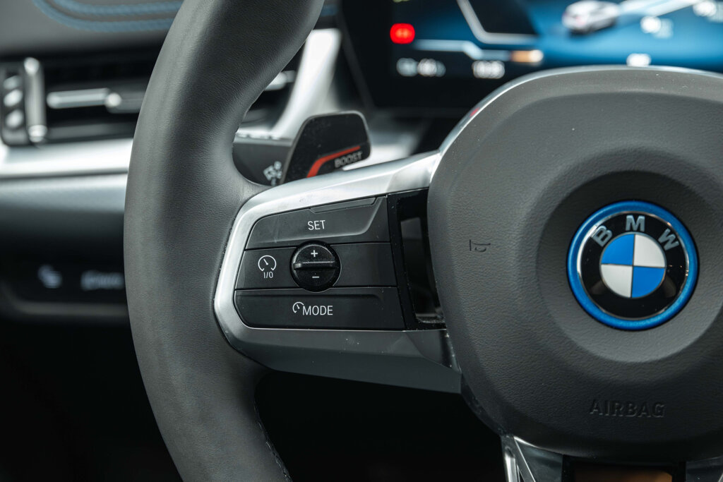 BMW iX1 29