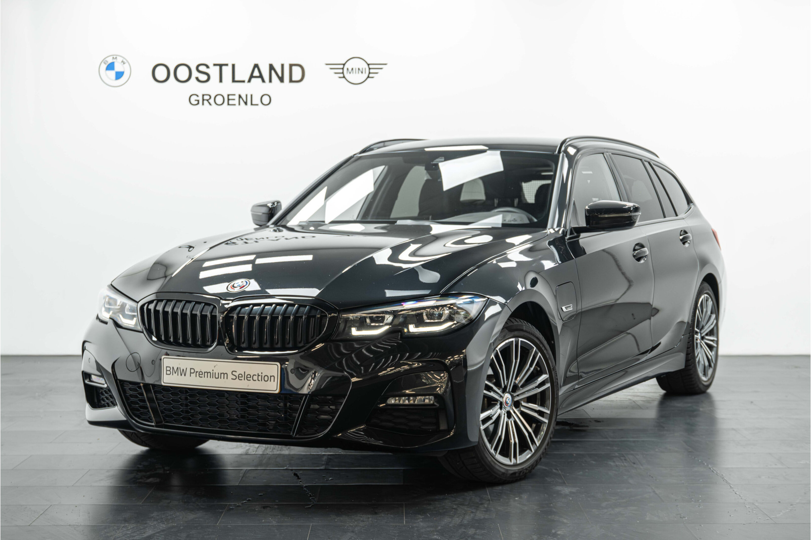 BMW 3 Serie Touring 320e High Executive M Sport Automaat