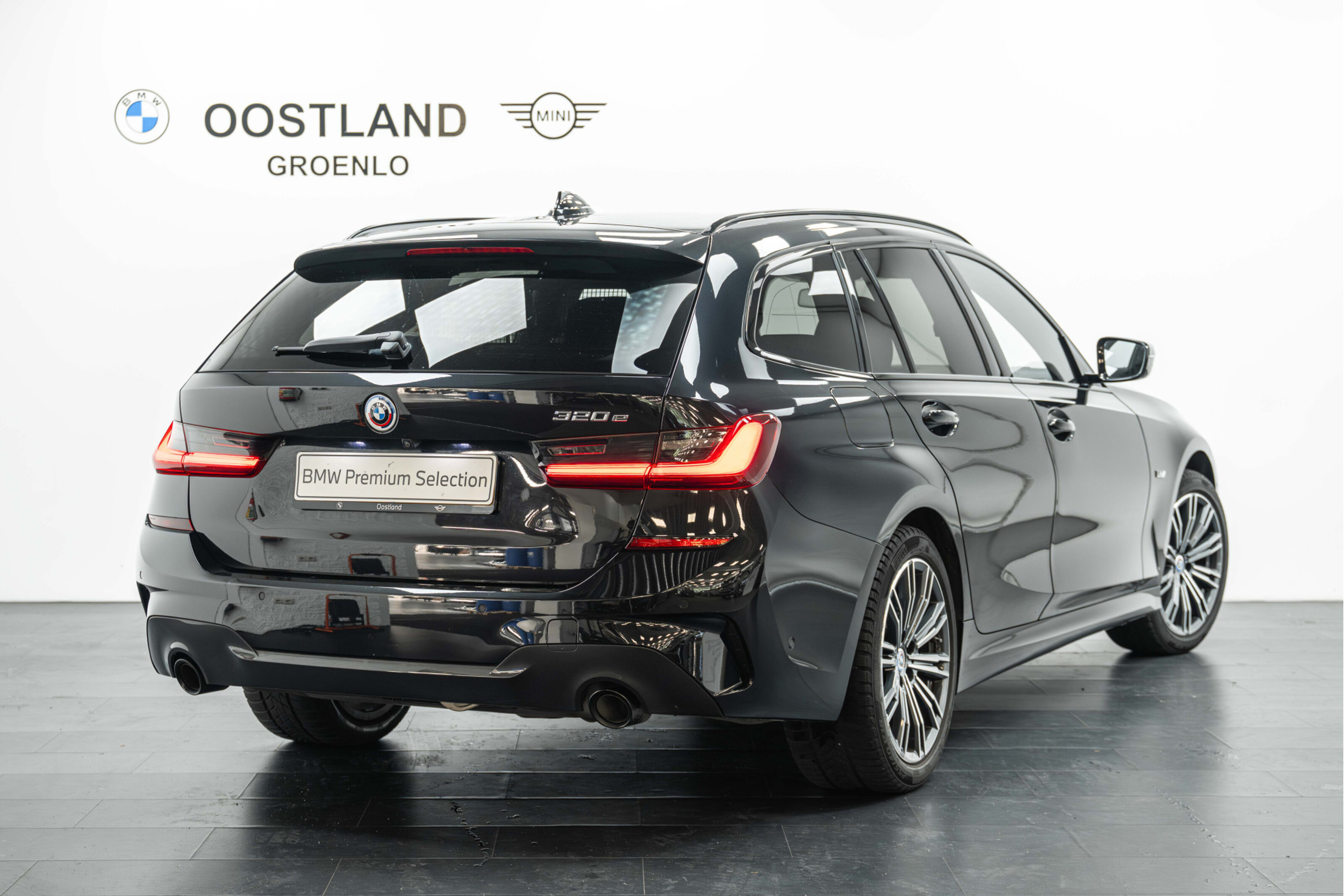 BMW 3 Serie Touring 320e High Executive M Sport Automaat