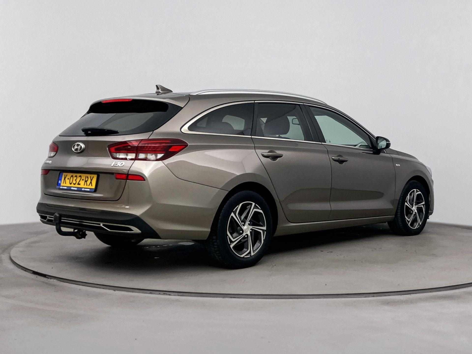 Hyundai i30 Wagon 1.5 T-GDi MHEV PREMIUM - Afbeelding 3