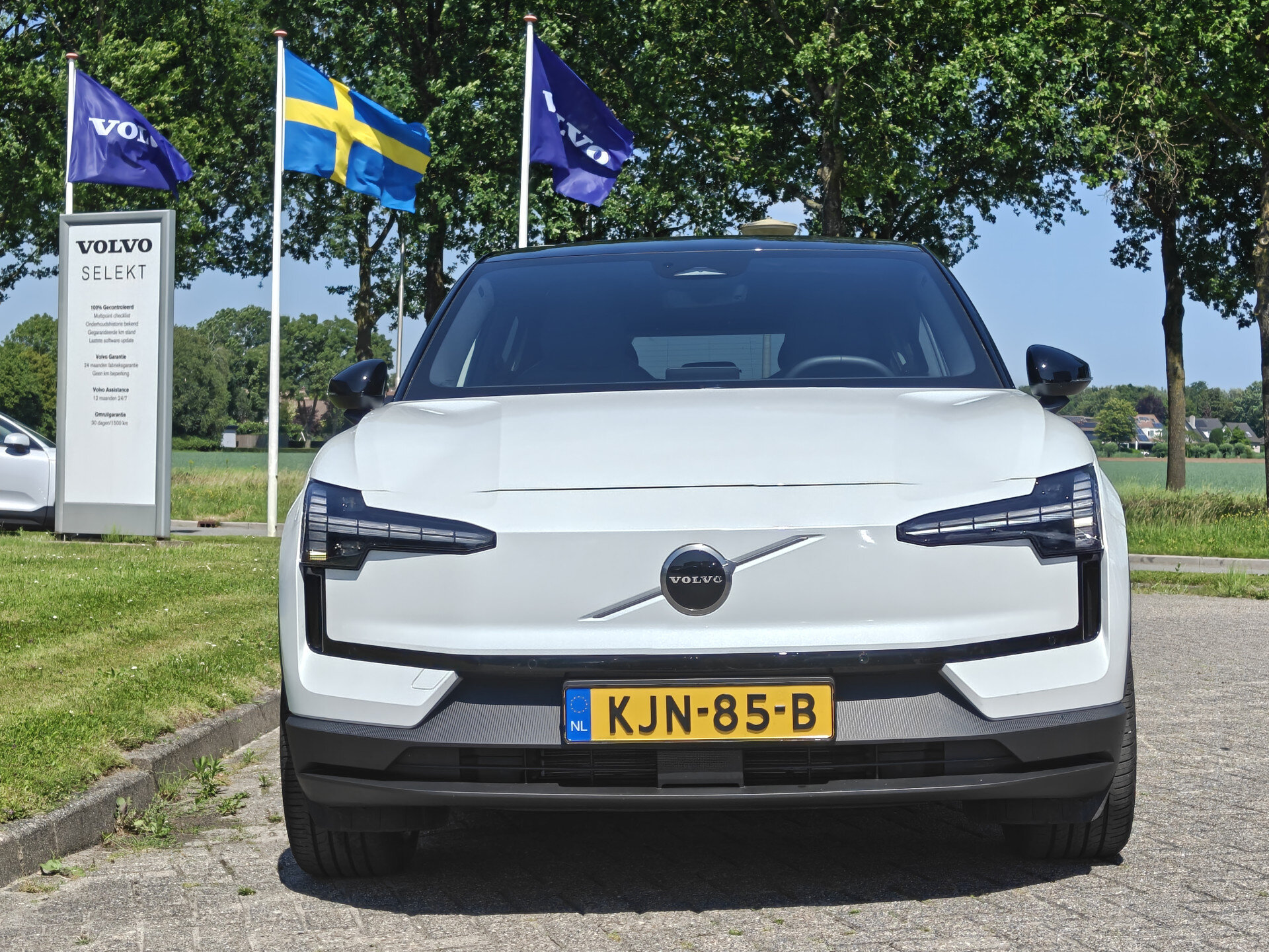 Volvo EX30 Extended Range 272PK Plus Europa 69 kWh - Afbeelding 2