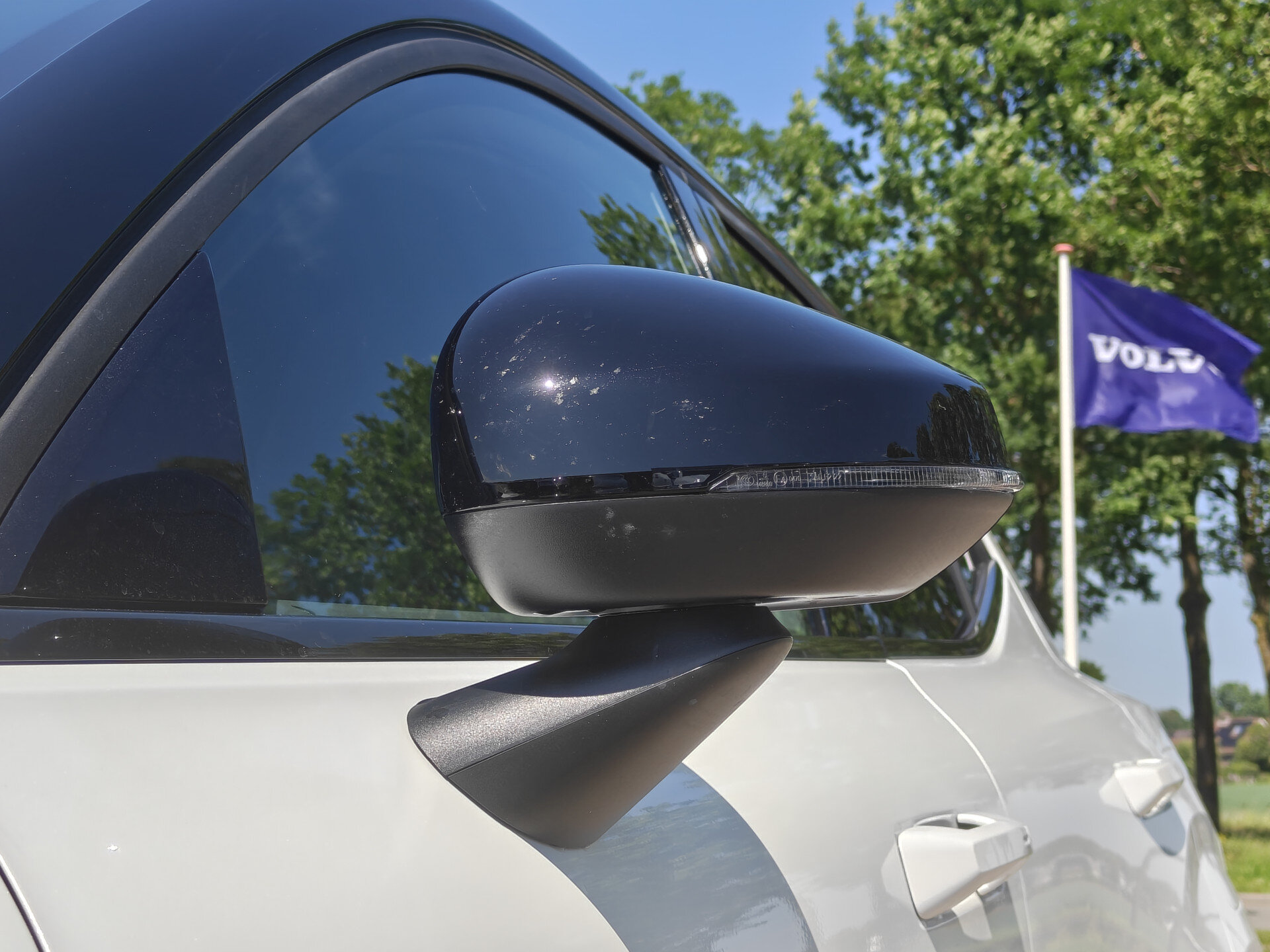 Volvo EX30 Extended Range 272PK Plus Europa 69 kWh - Afbeelding 5