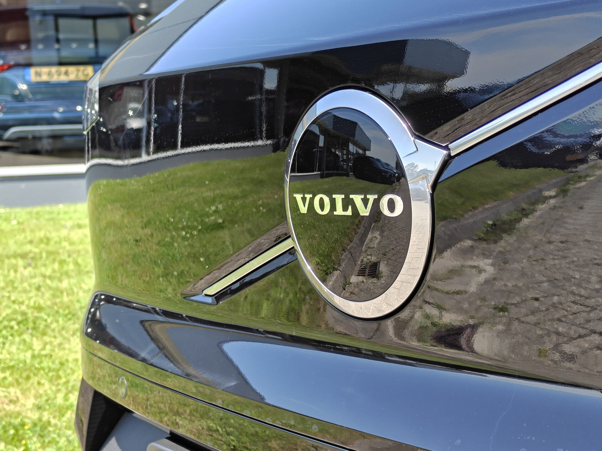 Volvo EX30 Extended Range 272PK Plus Europa 69 kWh - Afbeelding 4