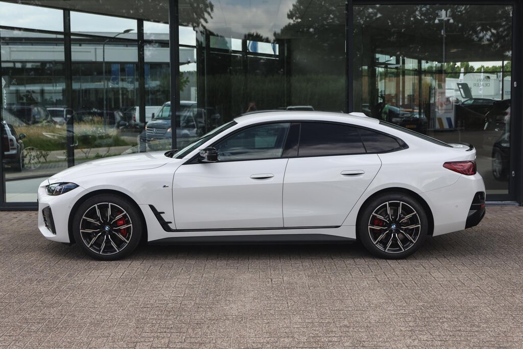 BMW i4 6
