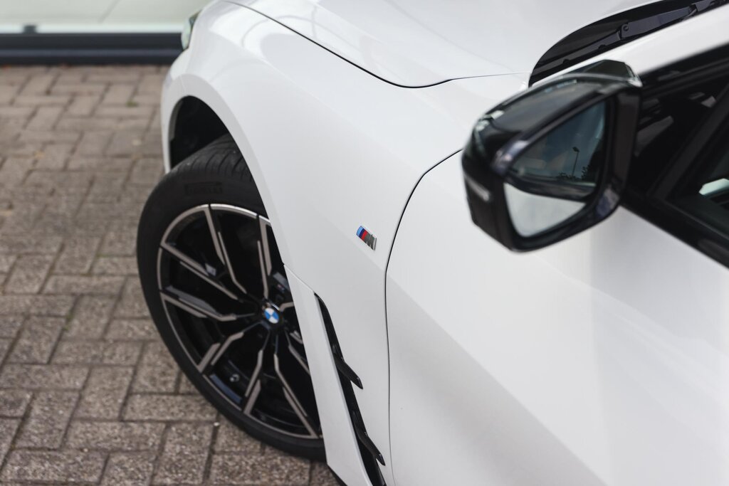 BMW i4 29