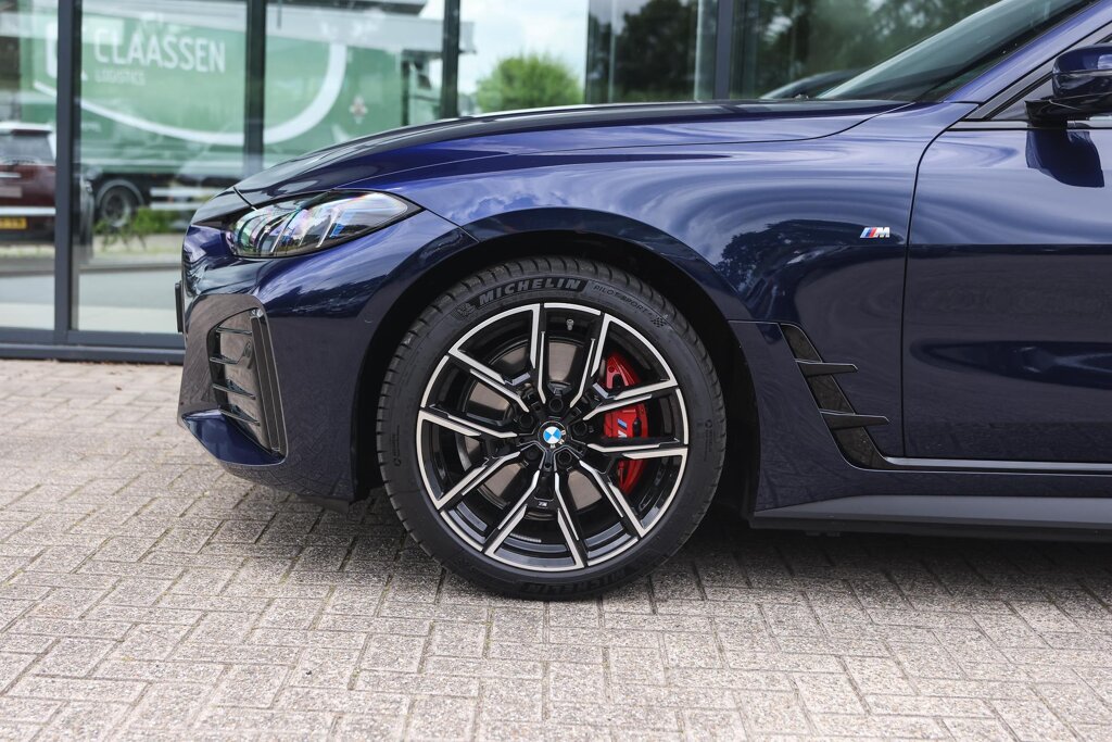BMW i4 5