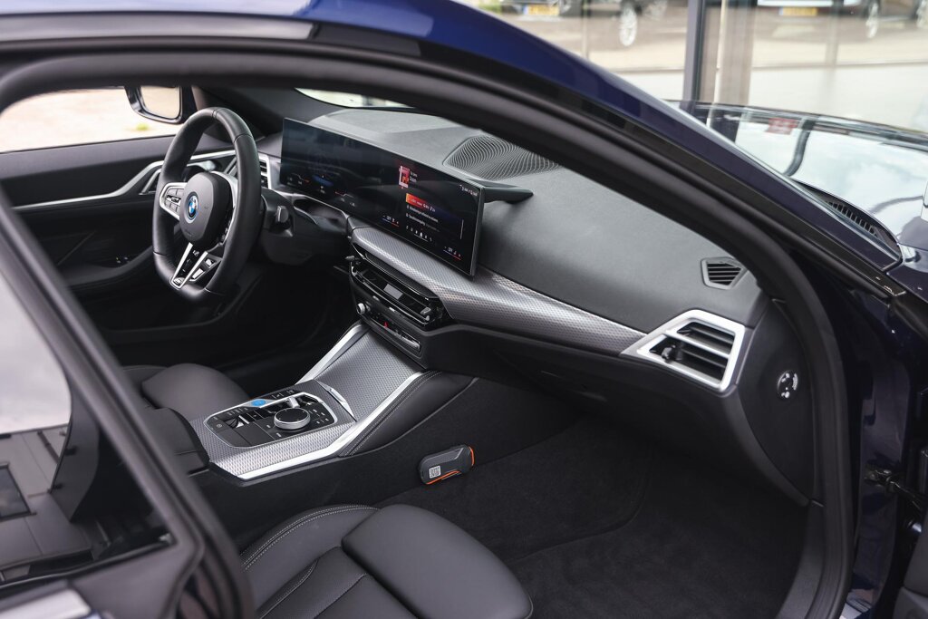 BMW i4 10