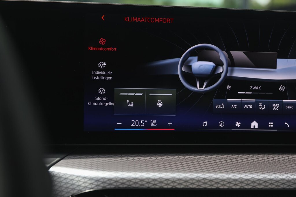 BMW i4 15