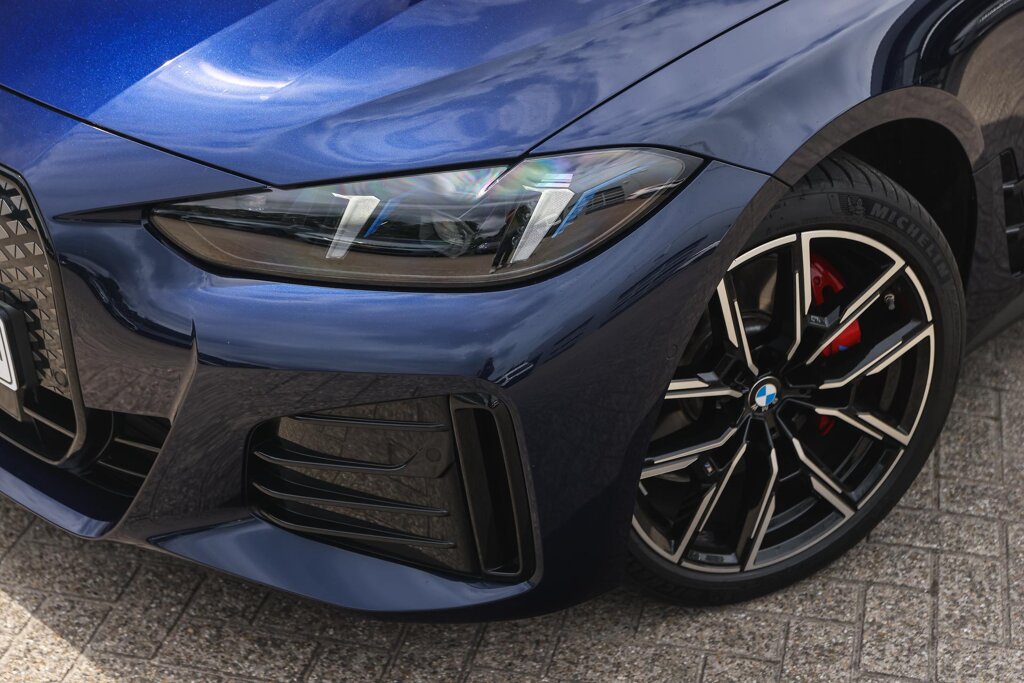 BMW i4 25
