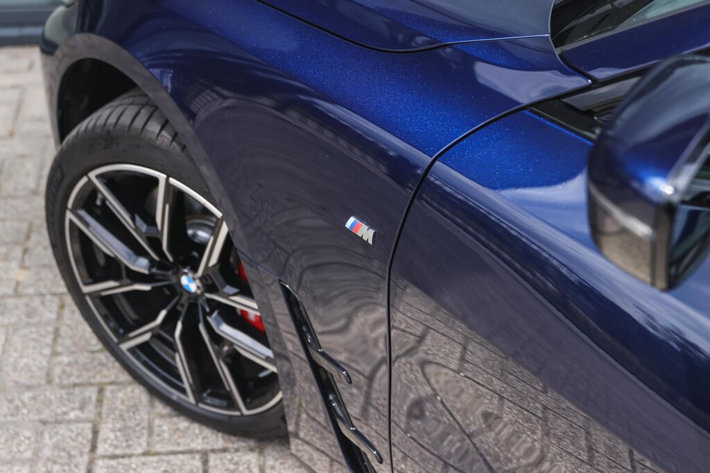 BMW i4 26
