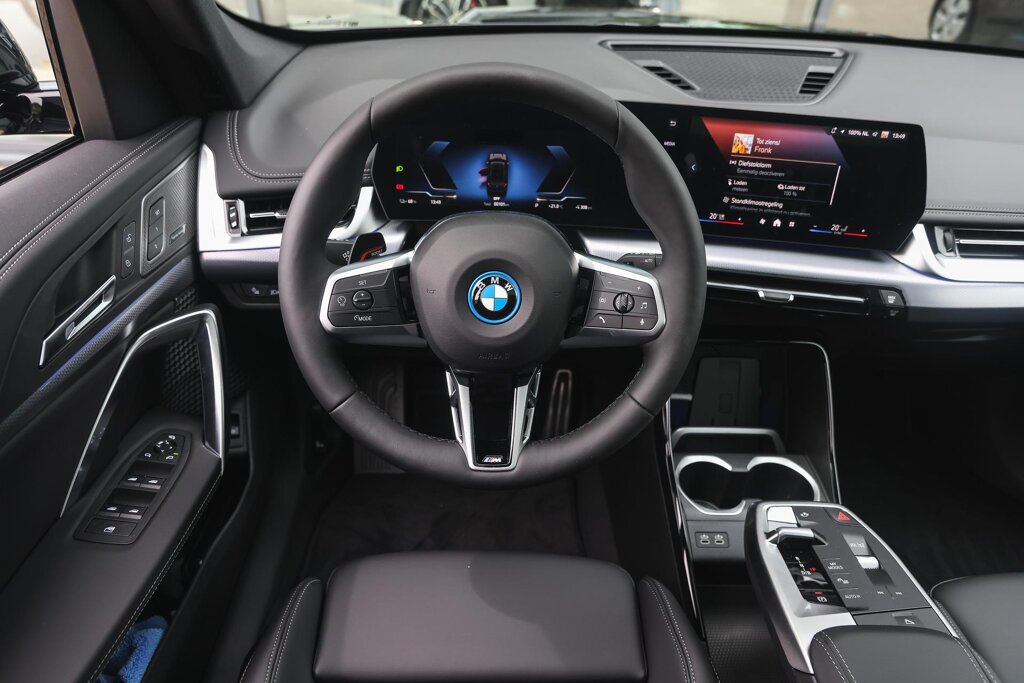 BMW iX1 3