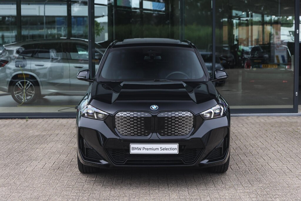 BMW iX1 6