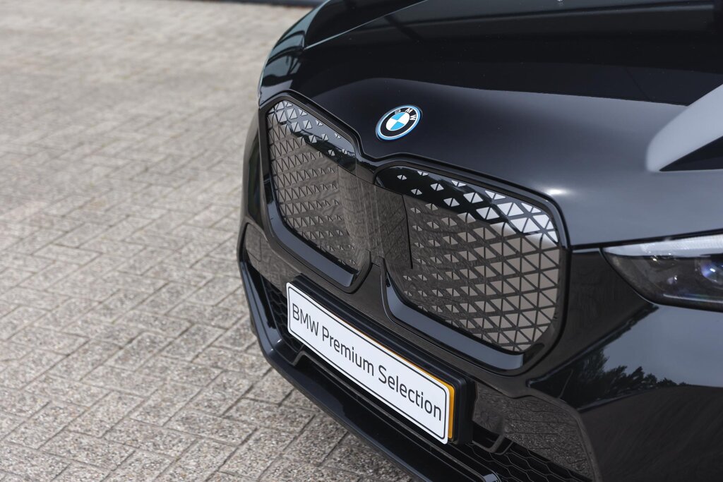 BMW iX1 27