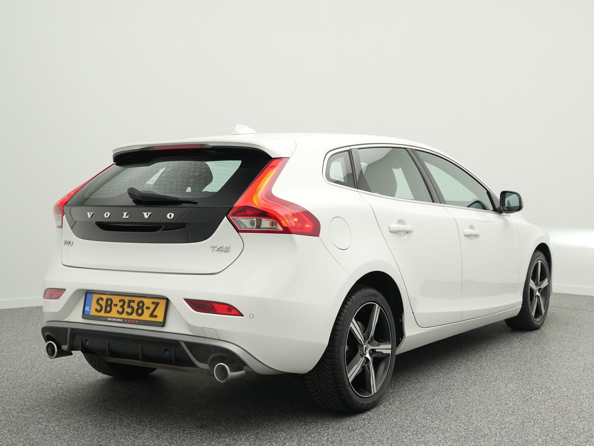 Volvo V40 2.0 T4 190 PK Business Sport - Afbeelding 3