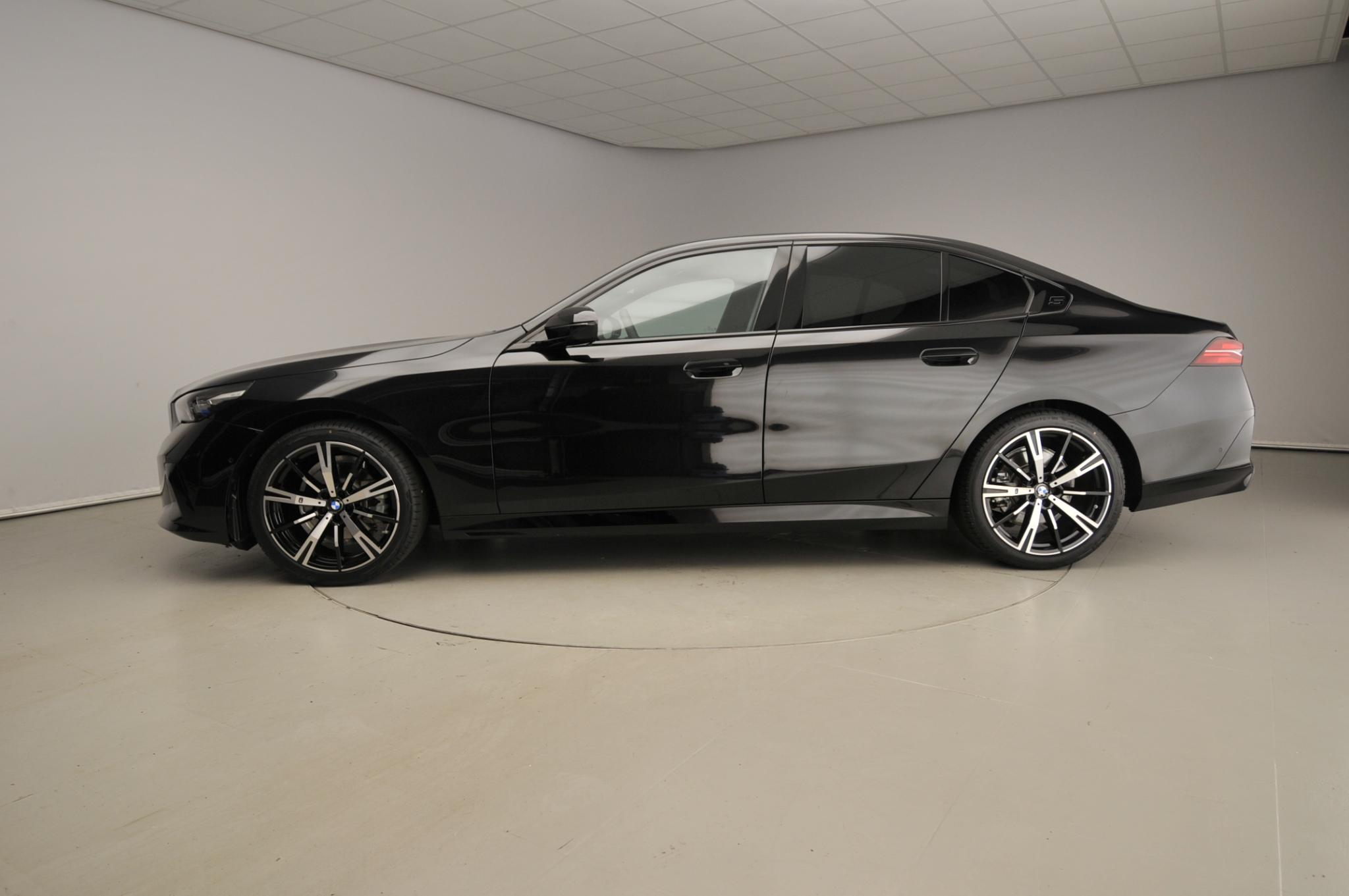 BMW 5 Serie Sedan 520i - Afbeelding 2