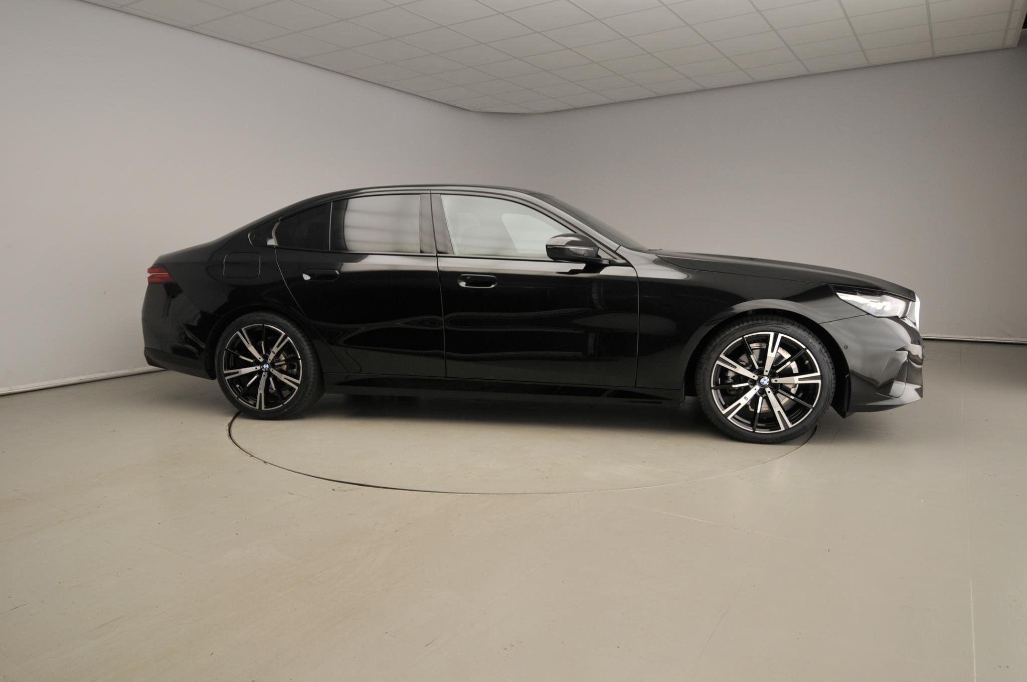 BMW 5 Serie Sedan 520i - Afbeelding 4