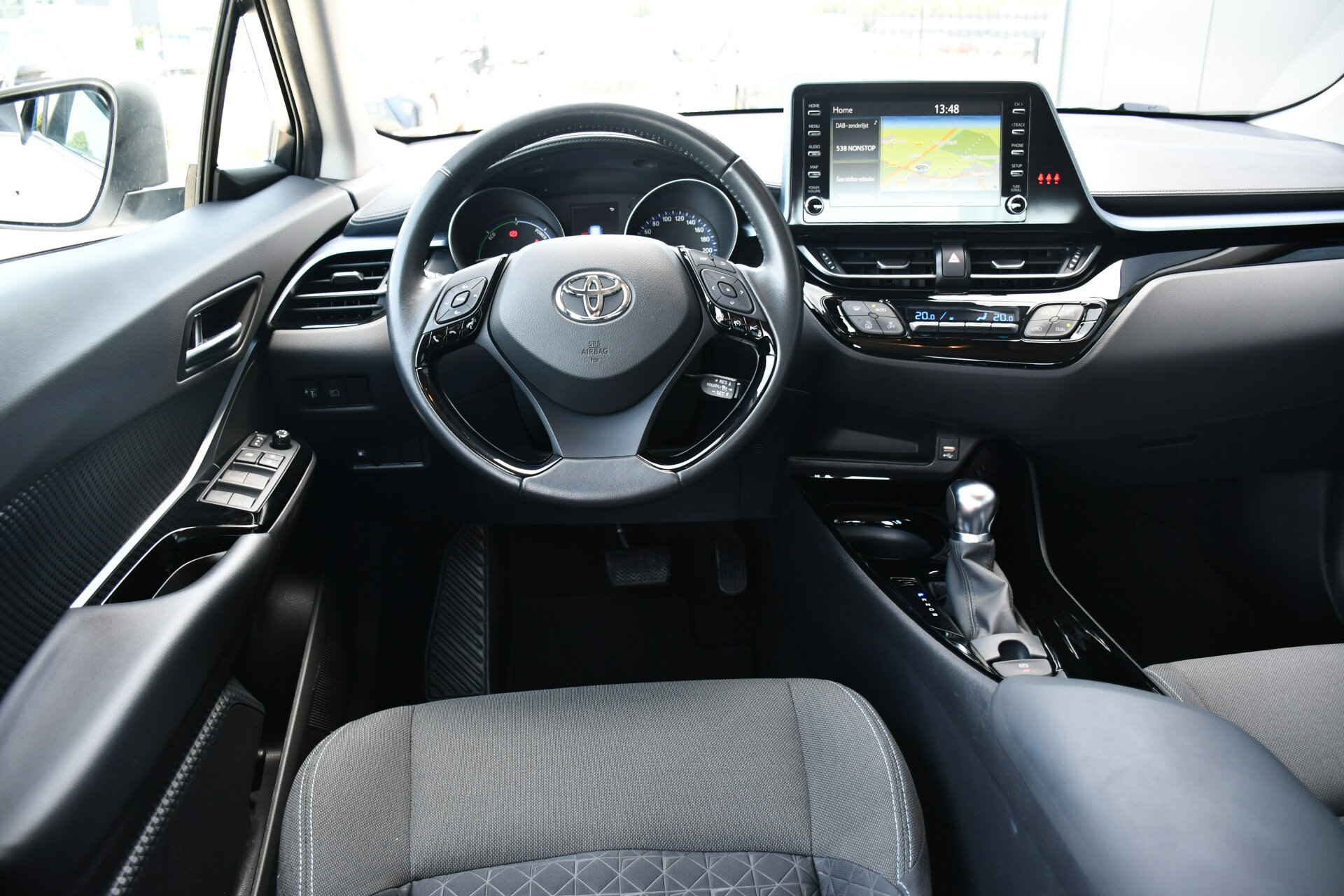 Toyota C-HR 1.8 Hybrid Dynamic Automaat 122pk - Afbeelding 2