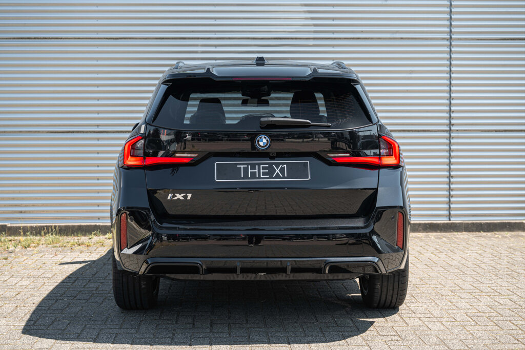 BMW iX1 15